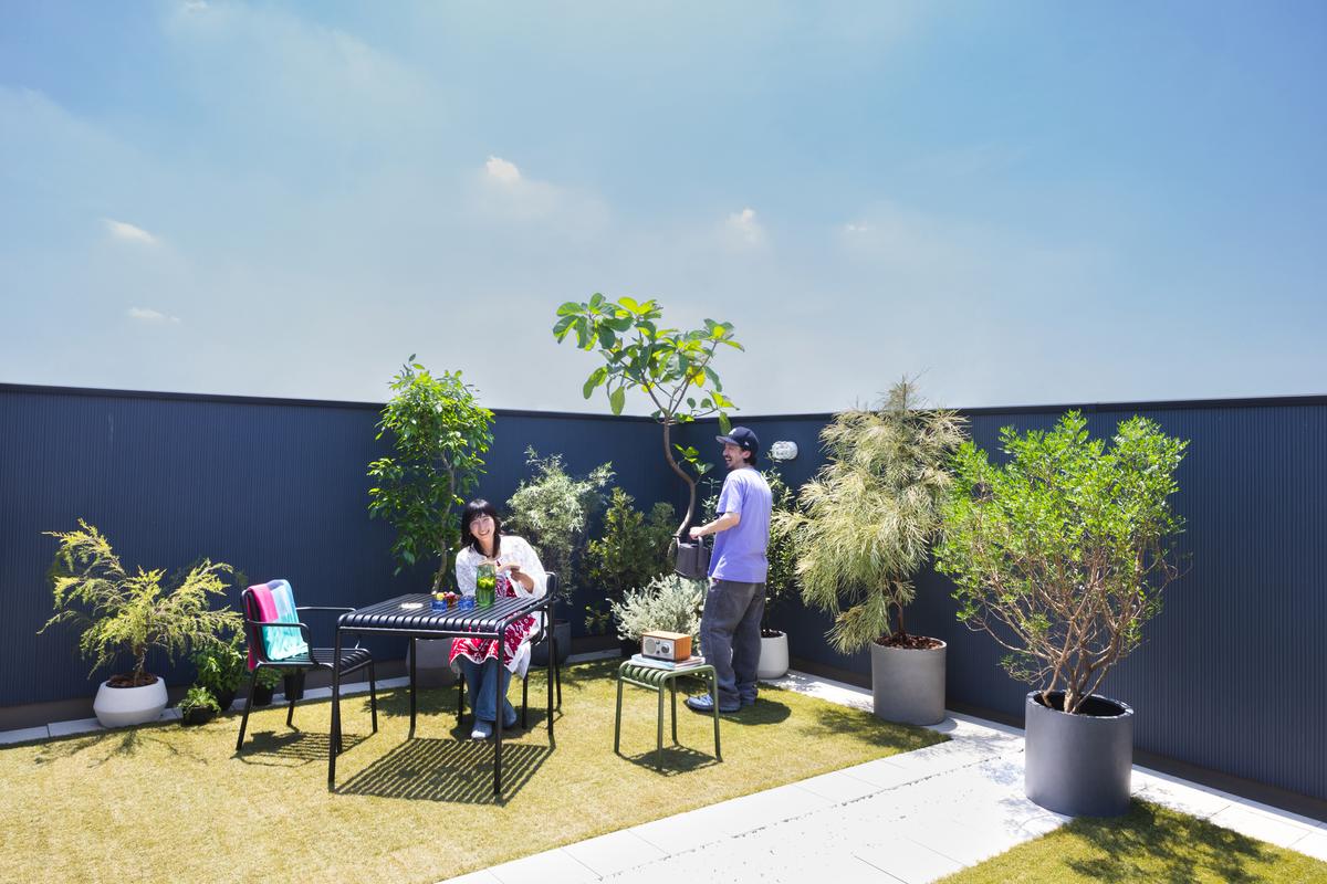 屋上アウトドアリビングのある家