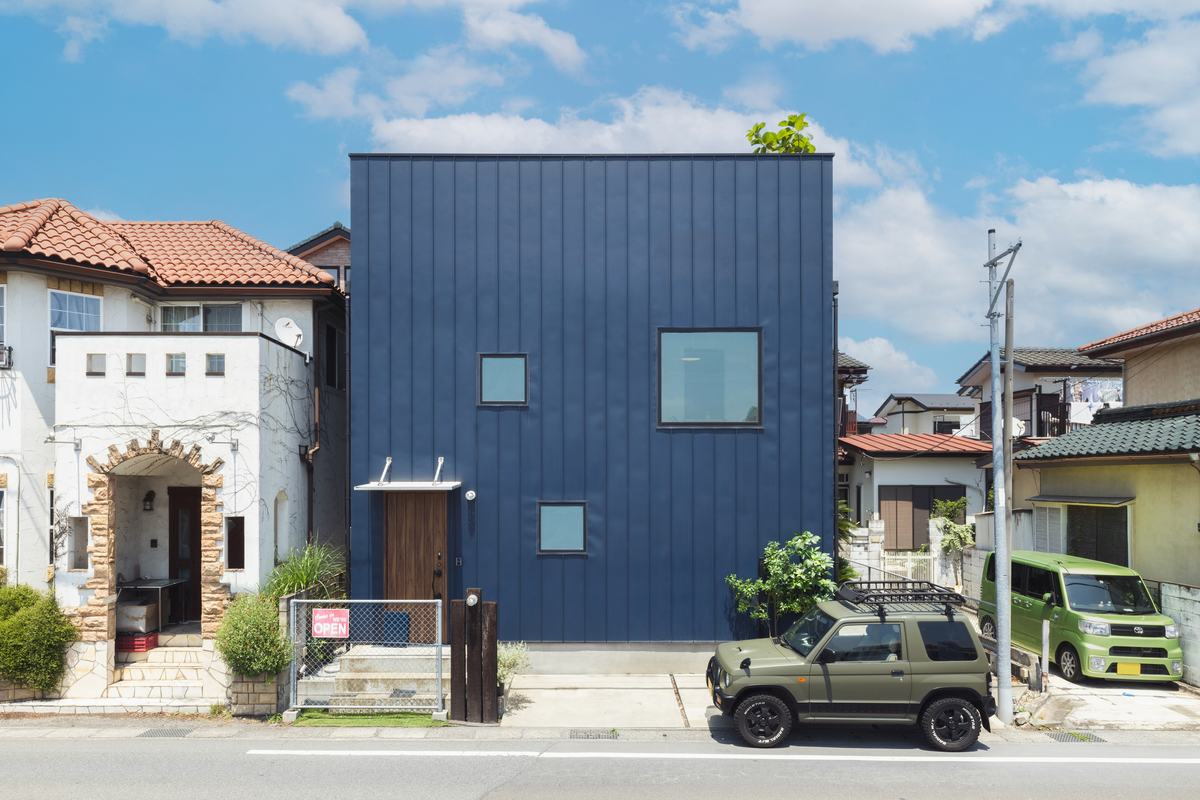 シンプルな空間に映えるHAY家具雑貨